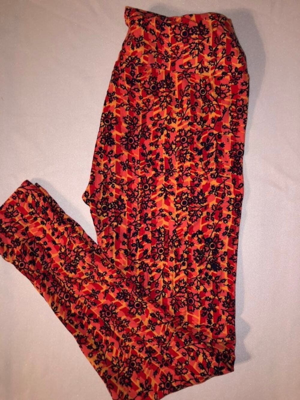 NWOT LuLaRoe Leggings OS